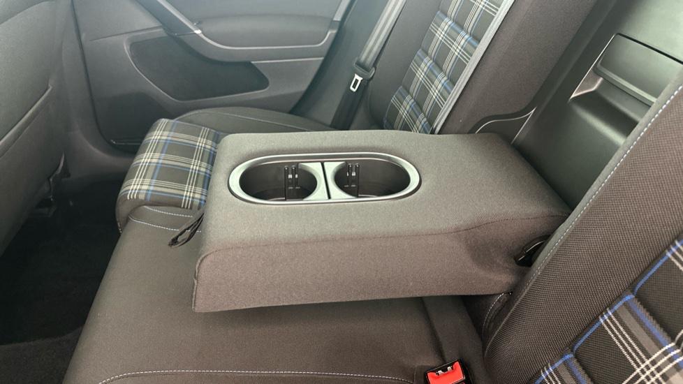 Rear Armrest/ Cup Holder