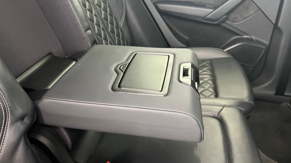 Rear Armrest/ Cup Holder