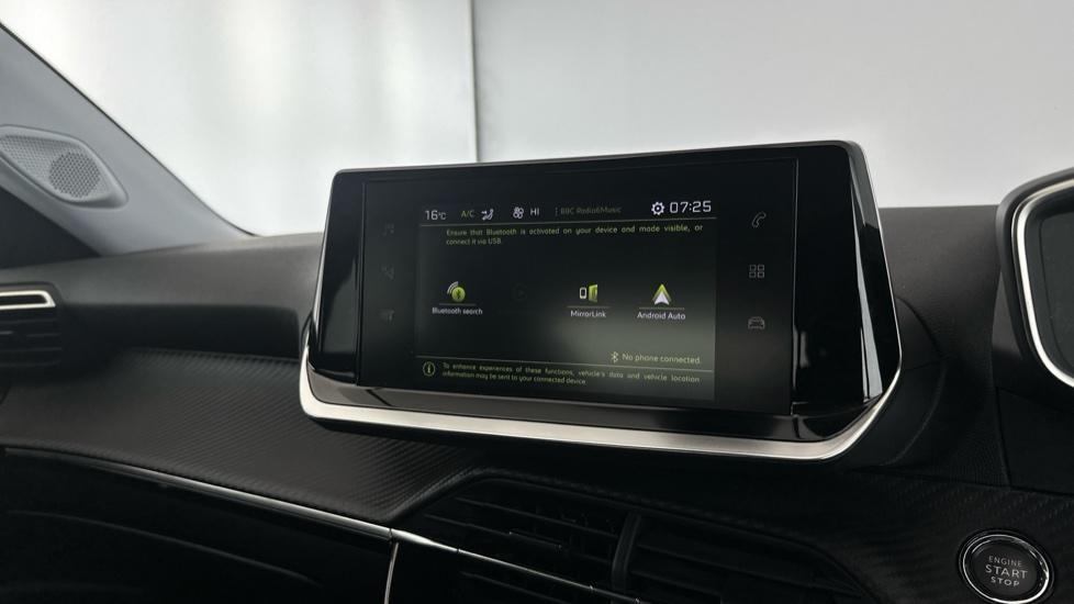 Bluetooth / Apple Carplay / Android Auto