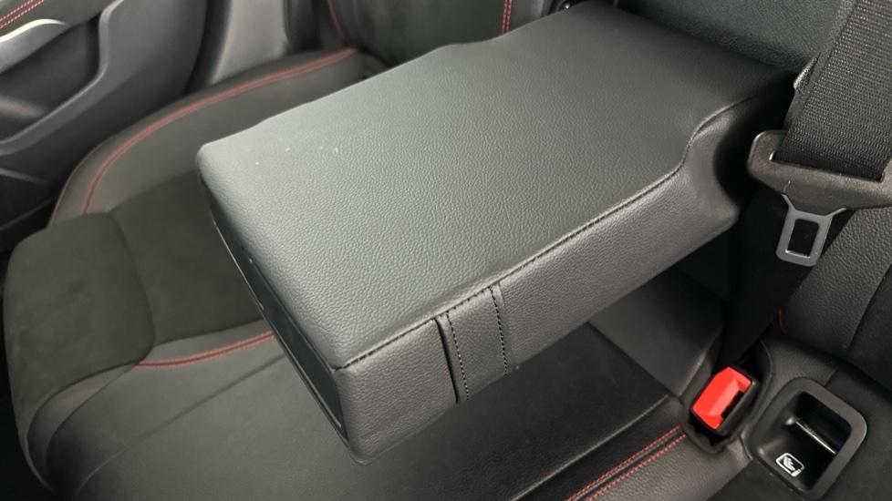 Rear Armrest/ Cup Holder