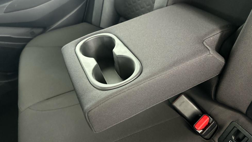 Rear Armrest/ Cup Holder