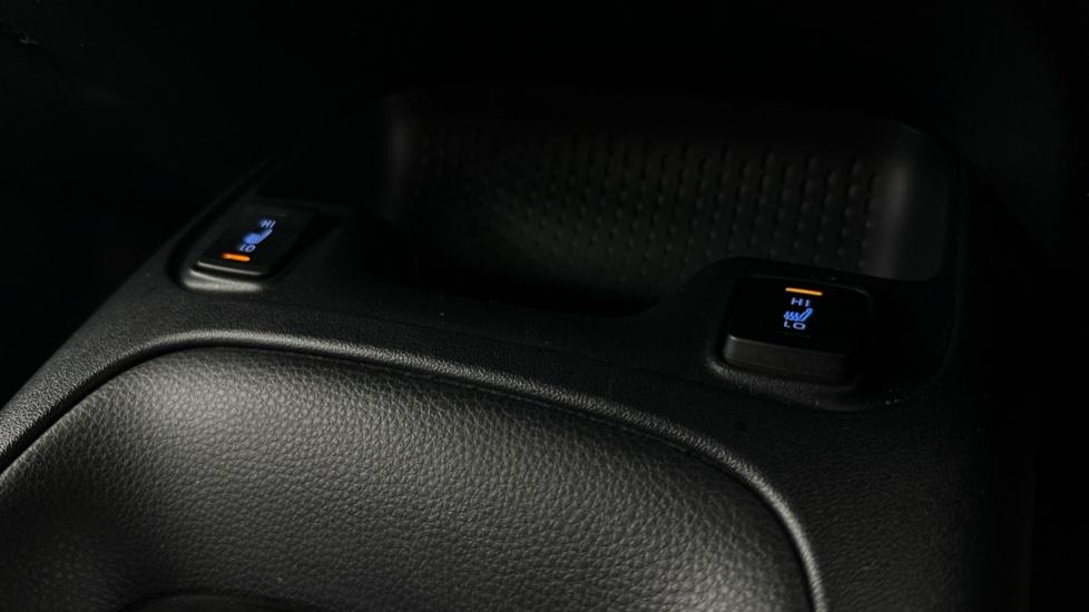 Heated / Cooling Seats 