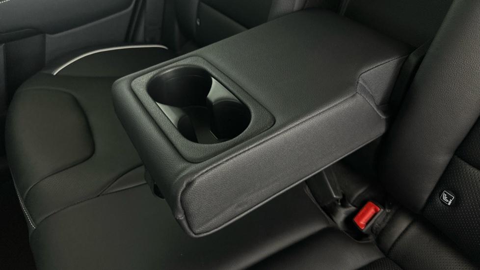 Rear Armrest/ Cup Holder