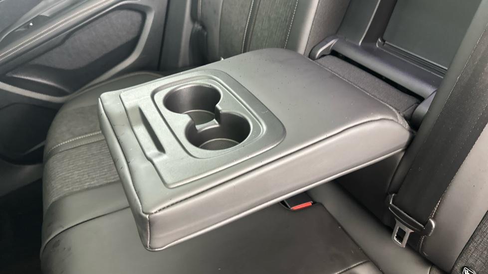 Rear Armrest/ Cup Holder