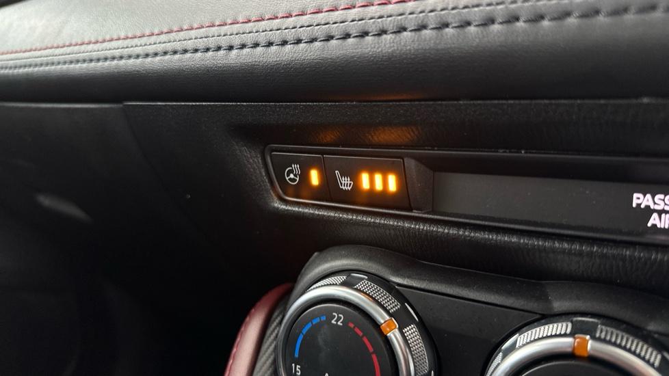 Heated Seats / Steering Wheel