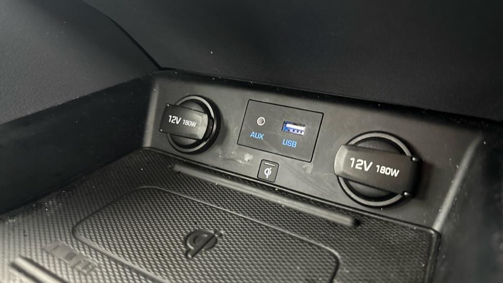 USB/Aux Connectivity 