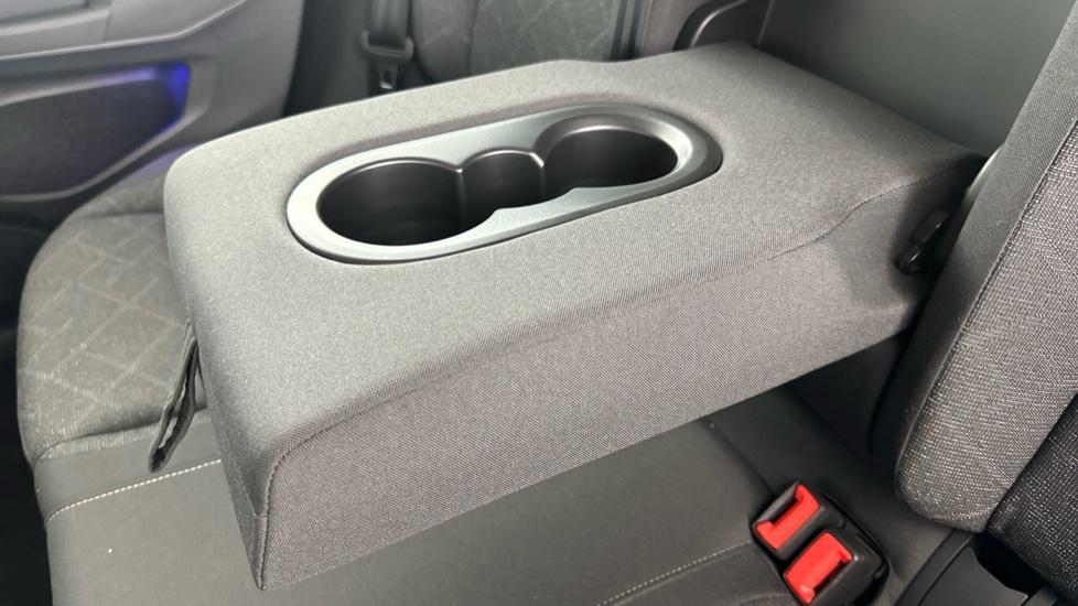 Rear Armrest/ Cup Holder