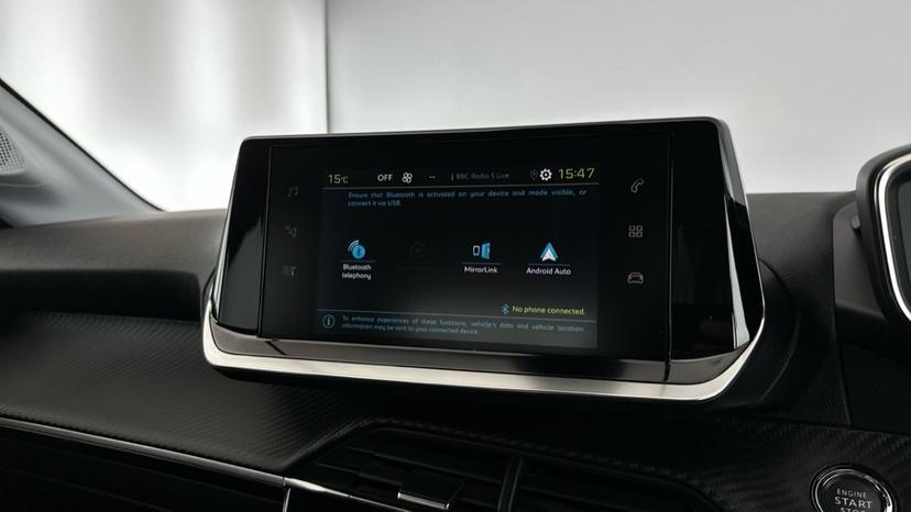 Bluetooth / Apple CarPlay / Android Auto