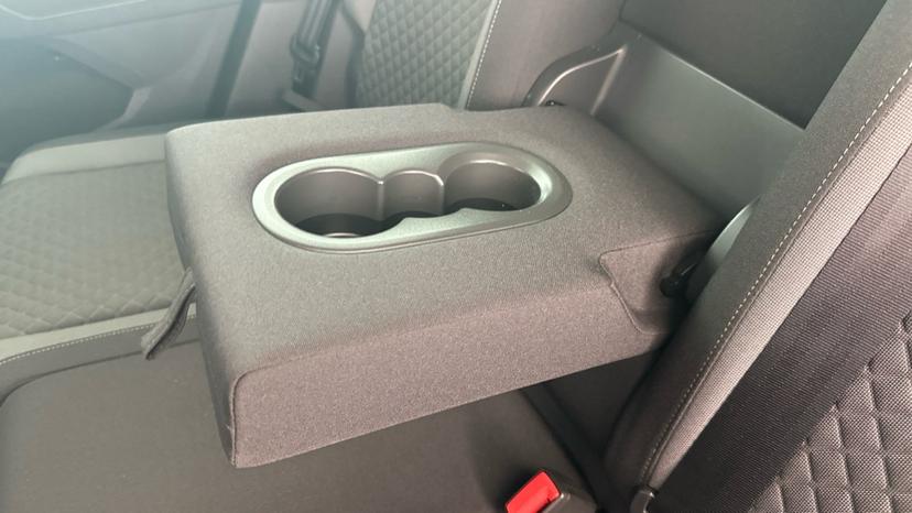 Rear Armrest/ Cup Holder