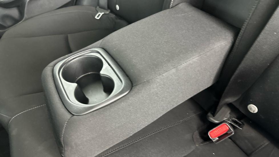 Rear Armrest/ Cup Holder