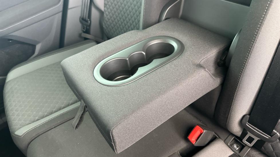 Rear Armrest/ Cup Holder