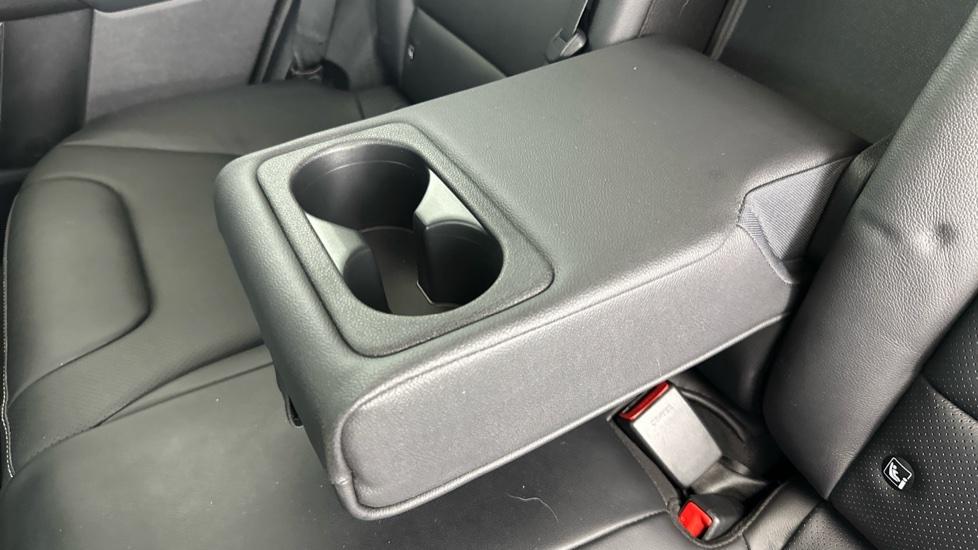 Rear Armrest/ Cup Holder