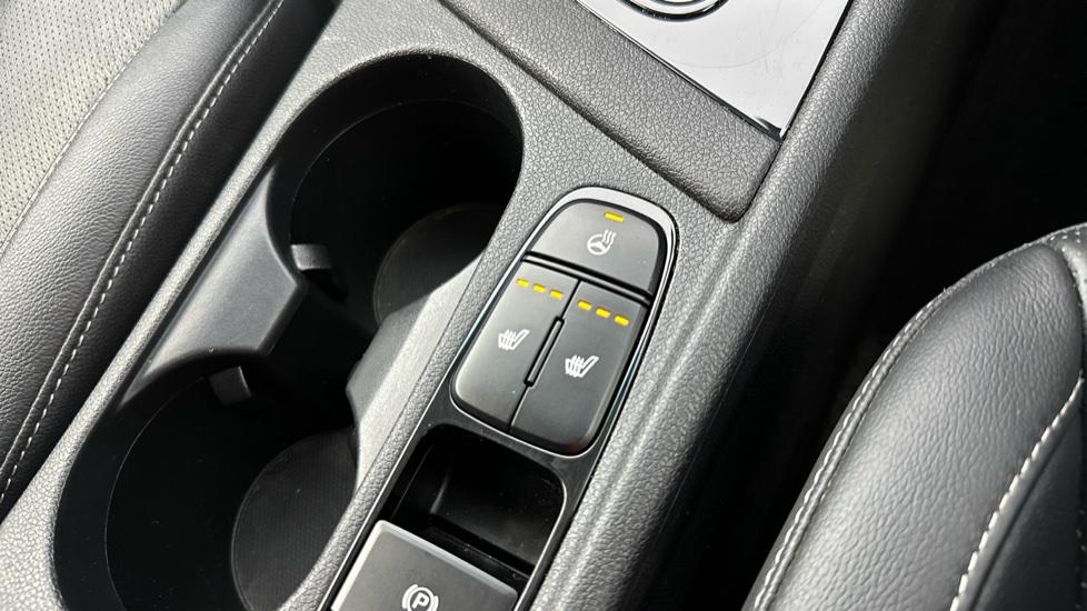 Heated Seats / Steering Wheel