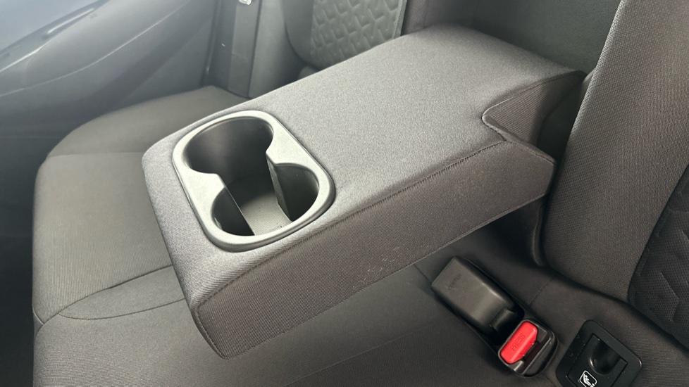 Rear Armrest/ Cup Holder