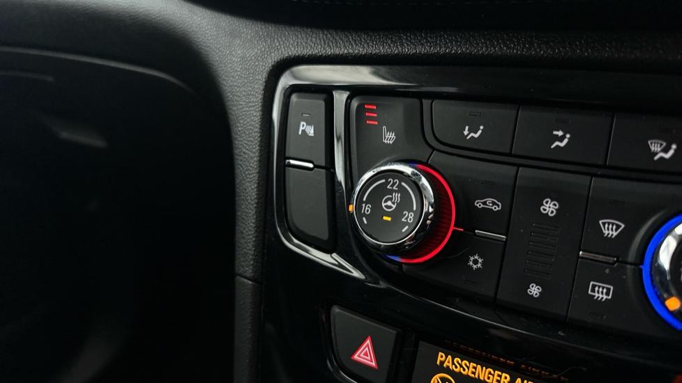 Heated Seats / Steering Wheel