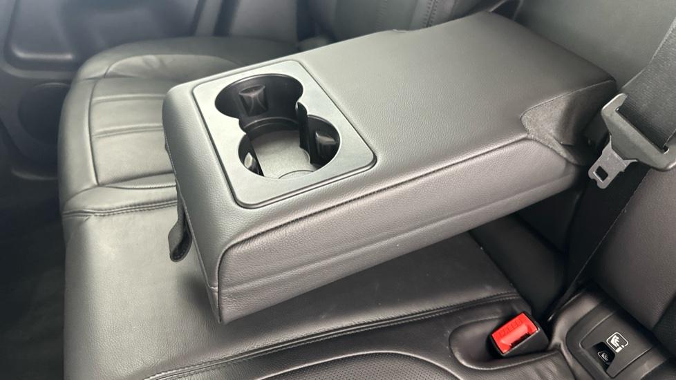 Rear Armrest/ Cup Holder