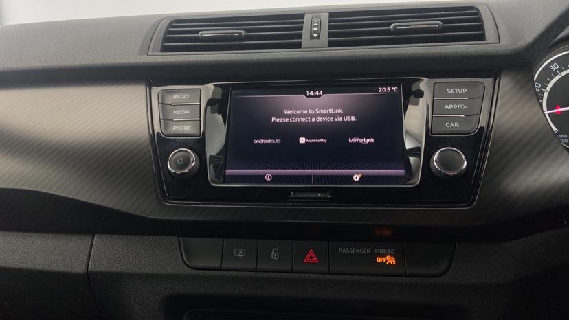 Apple CarPlay and android auto 