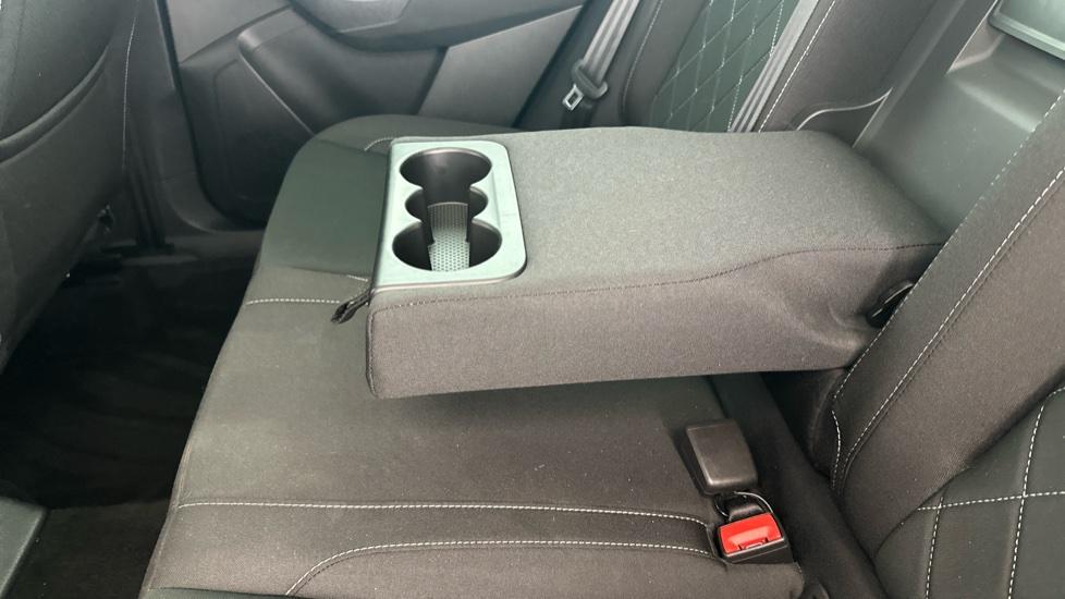 Rear Armrest/ Cup Holder