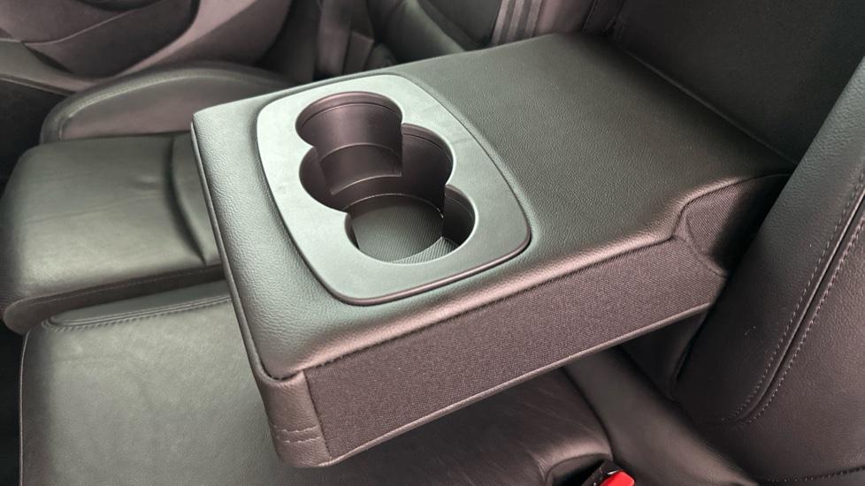 Rear Armrest/ Cup Holder