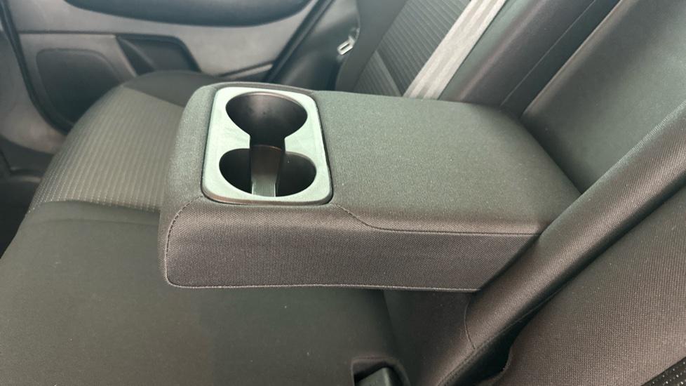 Rear Armrest/ Cup Holder