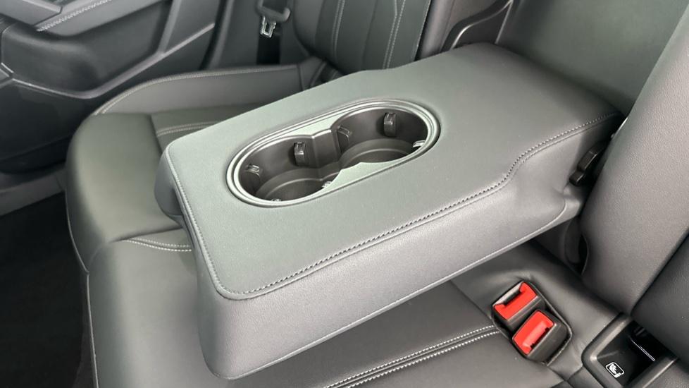 Rear Armrest/ Cup Holder