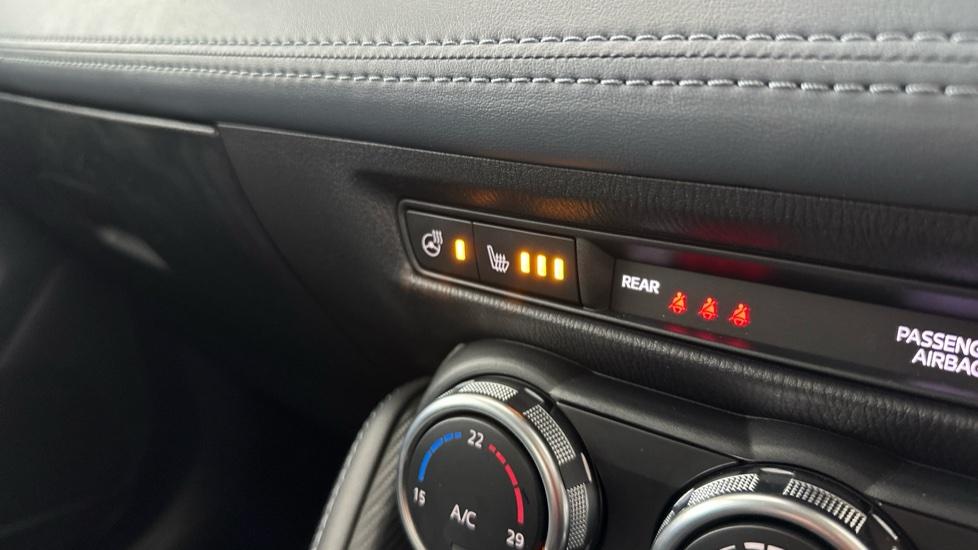 Heated Seats / Steering Wheel