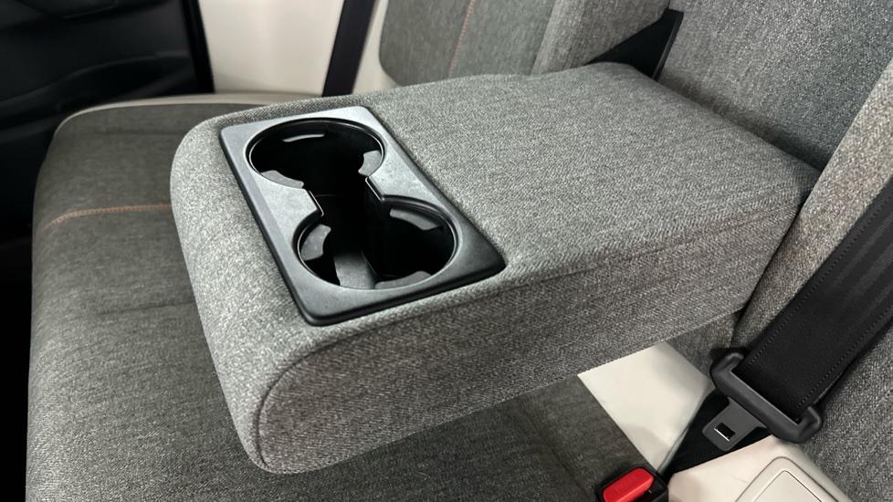 Rear Armrest/ Cup Holder