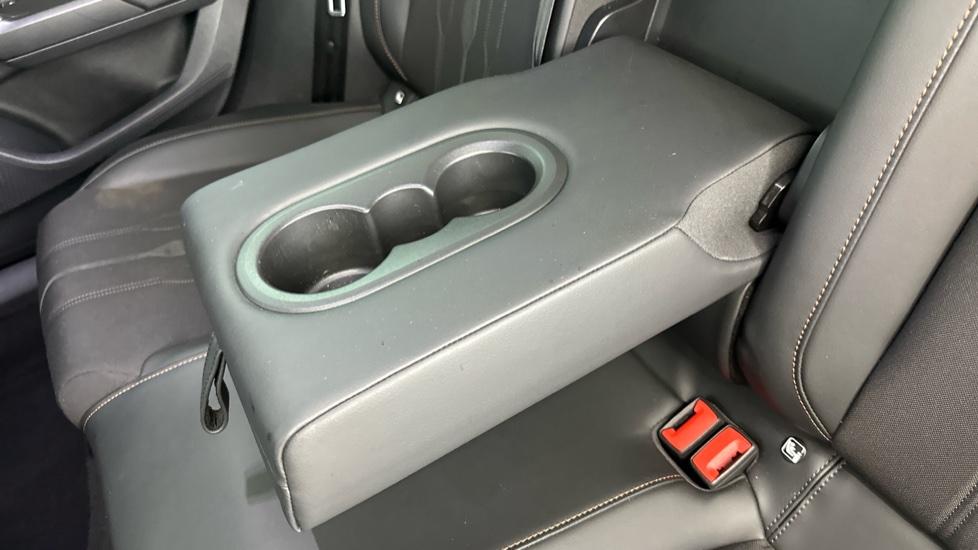 Rear Armrest/ Cup Holder