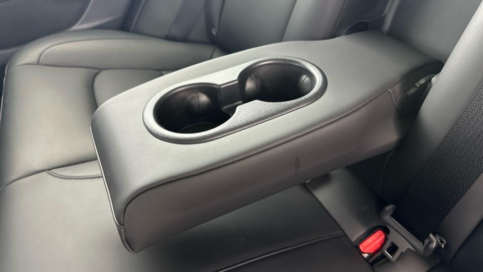 Rear Armrest/ Cup Holder