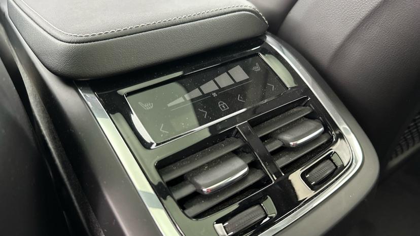 Rear Climate Control / Heated Seats