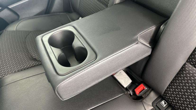 Rear Armrest/ Cup Holder