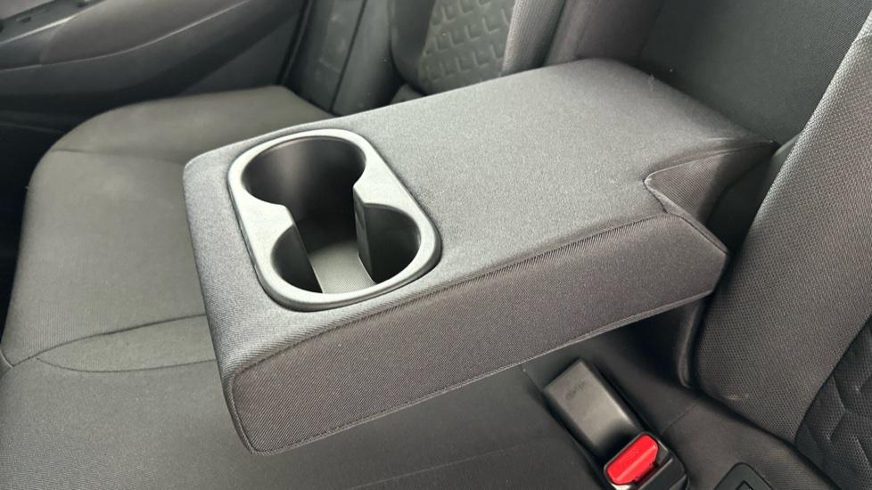 Rear Armrest/ Cup Holder