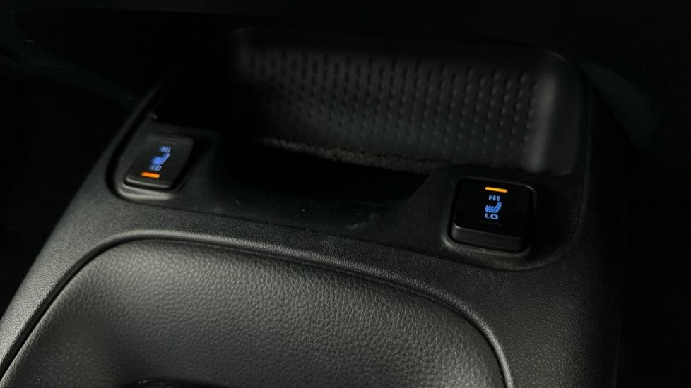 Heated / Cooling Seats 