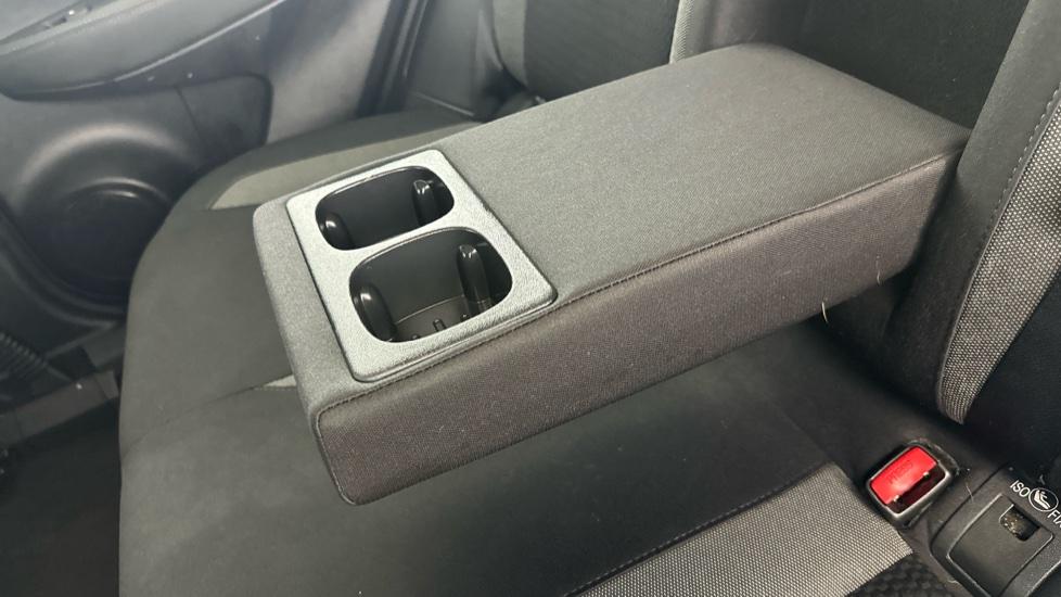 Rear Armrest/ Cup Holder