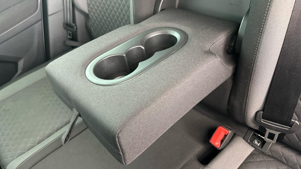 Rear Armrest/ Cup Holder