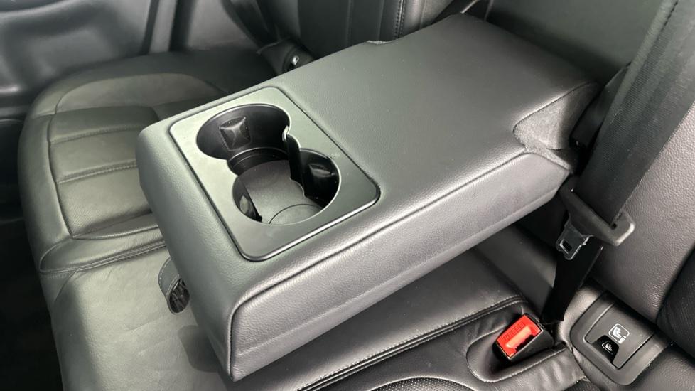 Rear Armrest/ Cup Holder