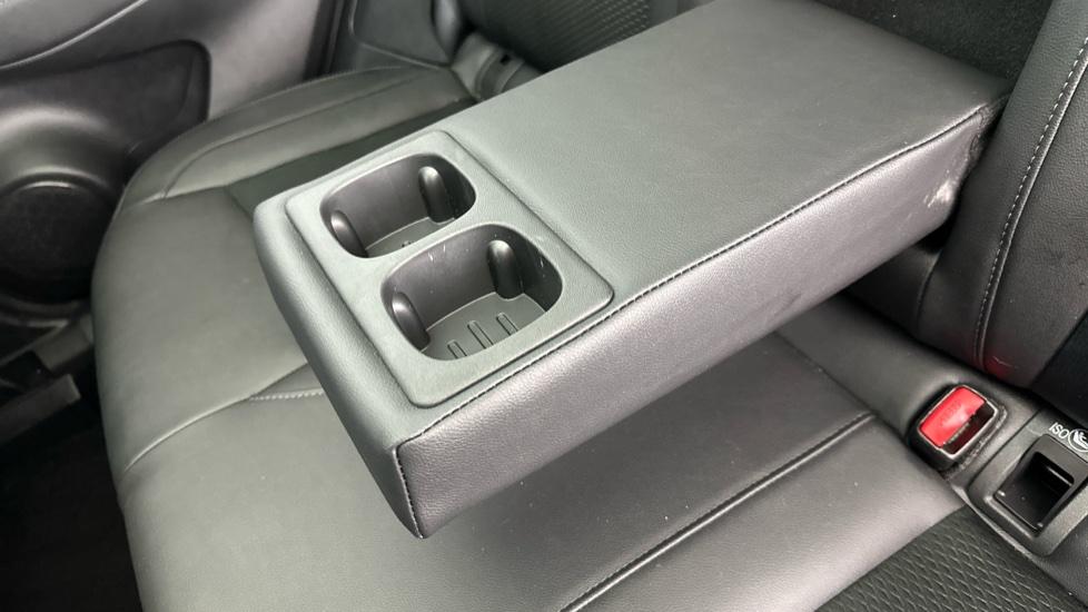 Rear Armrest/ Cup Holder