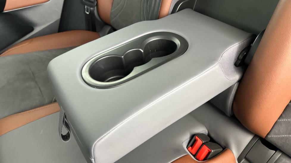 Rear Armrest/ Cup Holder