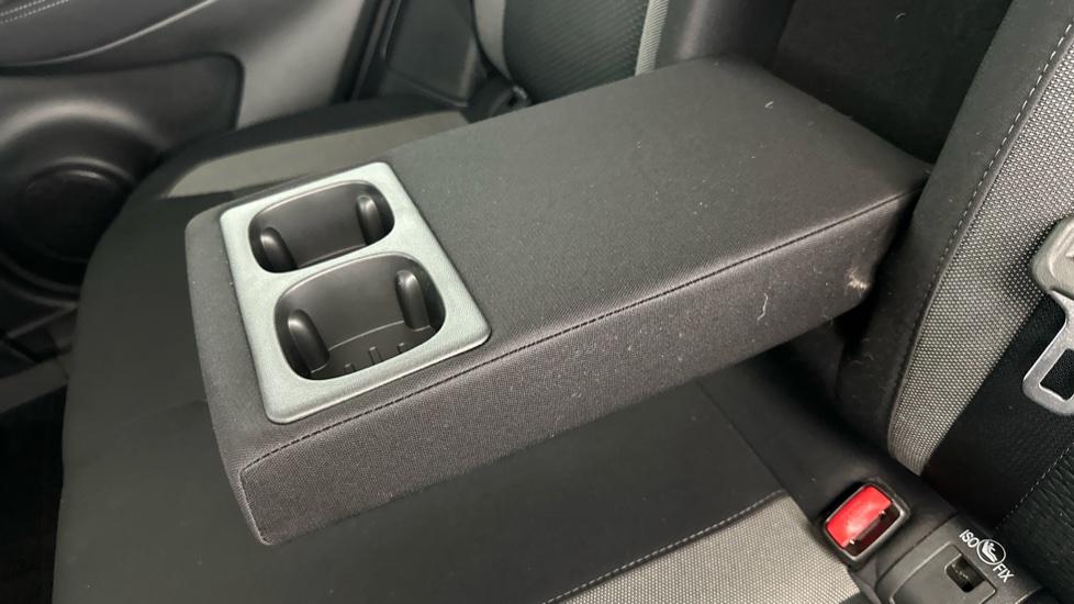 Rear Armrest/ Cup Holder