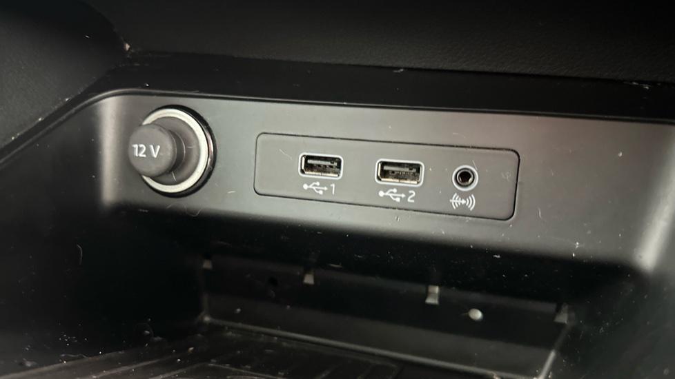 USB/Aux Connectivity 