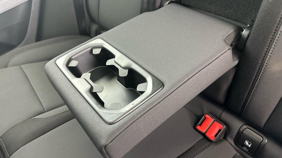 Rear Armrest/ Cup Holder