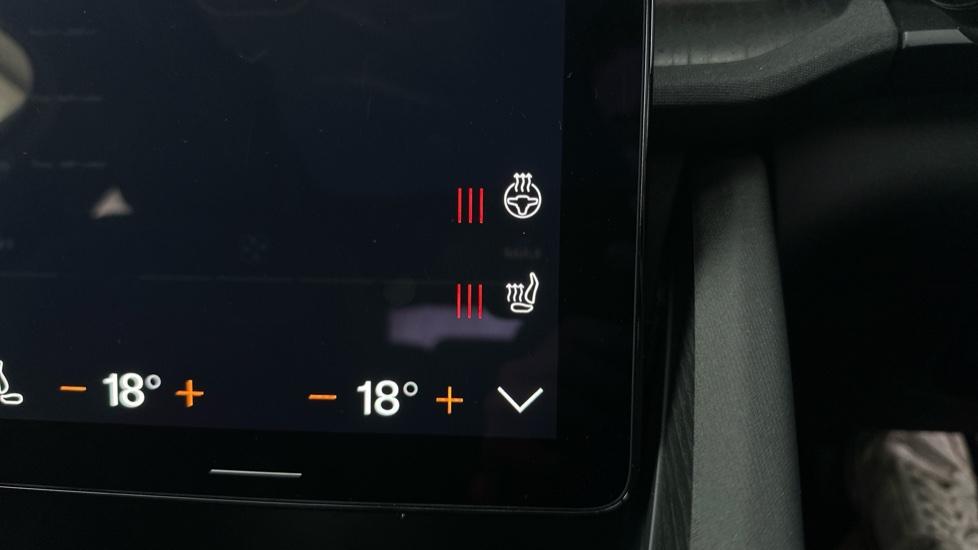 Heated Seats / Steering Wheel