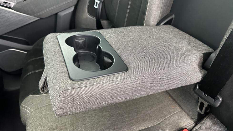 Rear Armrest/ Cup Holder