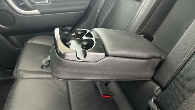 Rear Armrest/ Cup Holder