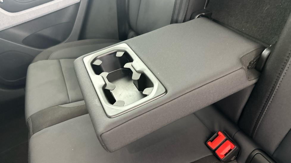 Rear Armrest/ Cup Holder