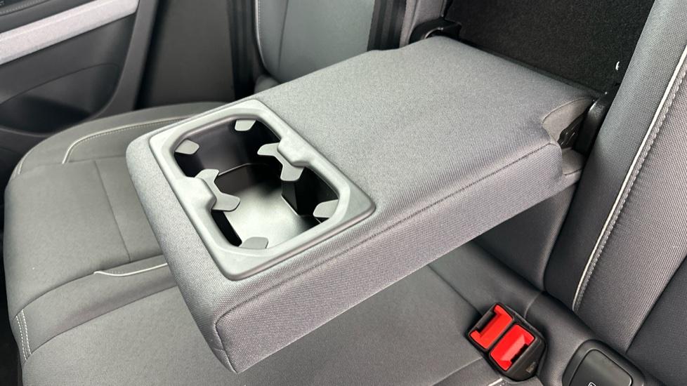 Rear Armrest/ Cup Holder