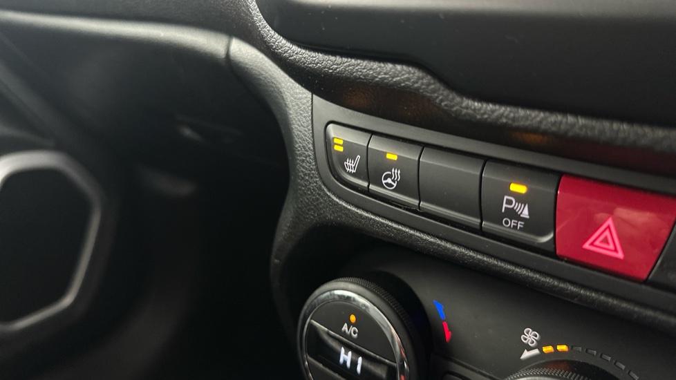 Heated Seats / Steering Wheel