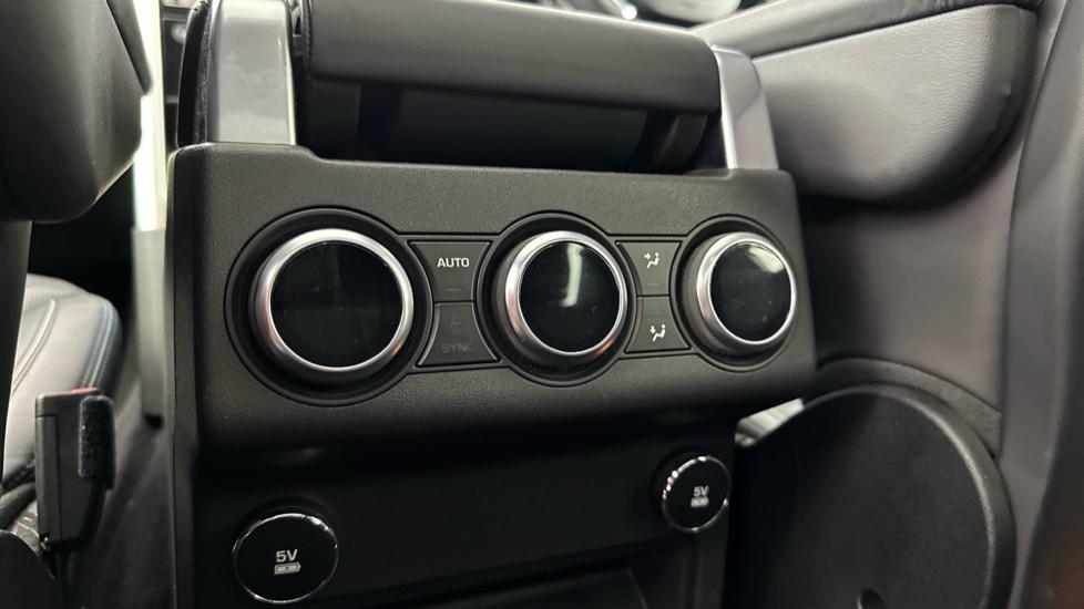 Rear Climate Control / Heated Seats 