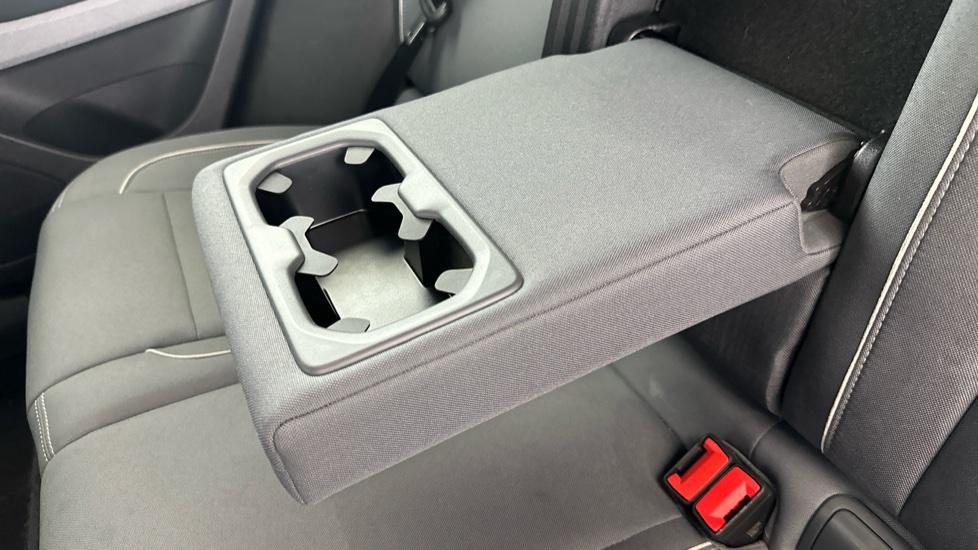 Rear Armrest/ Cup Holder