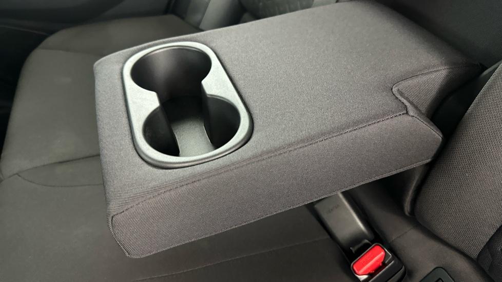 Rear Armrest/ Cup Holder